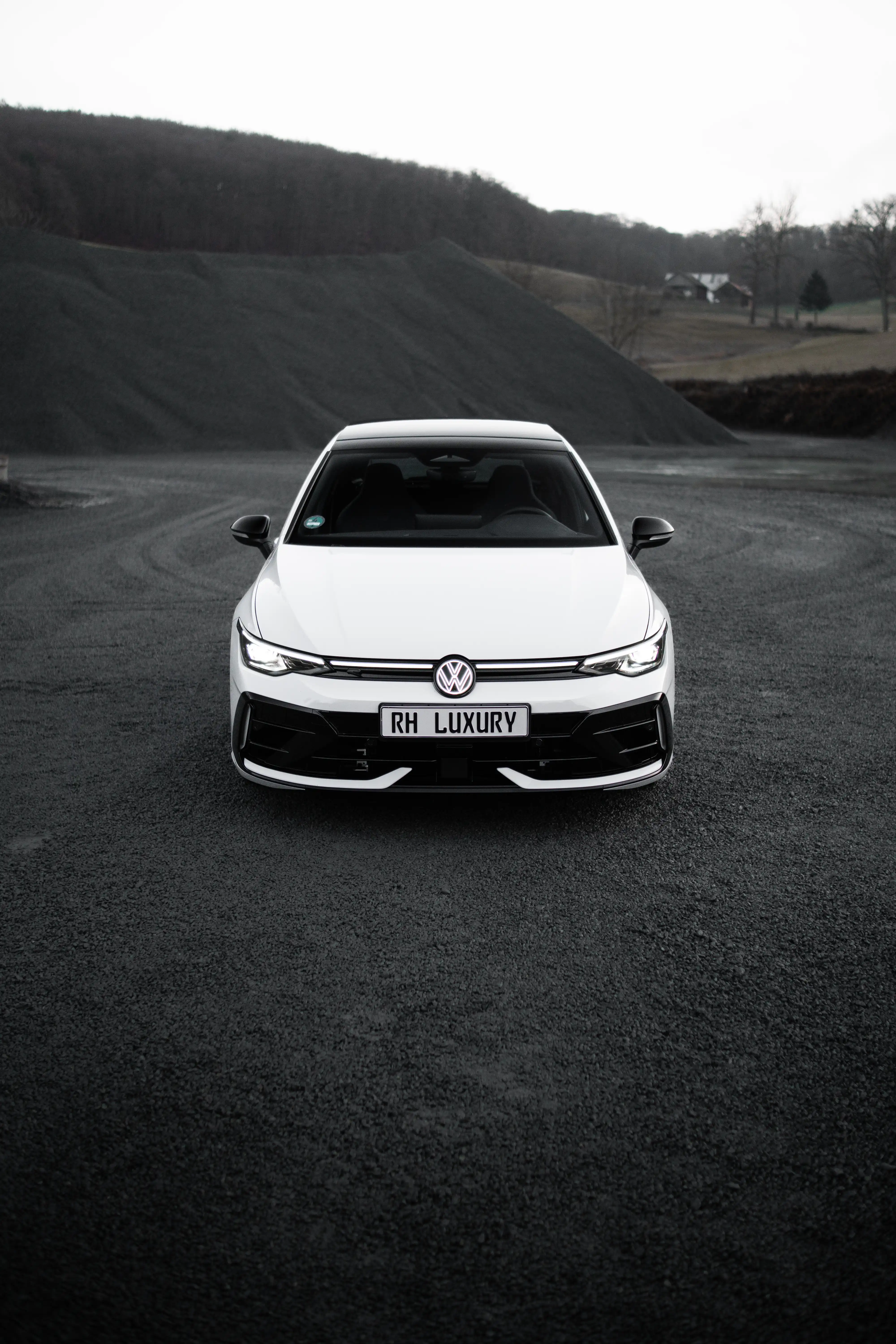 Golf R Black Edition Weiß von RH Luxury Rent